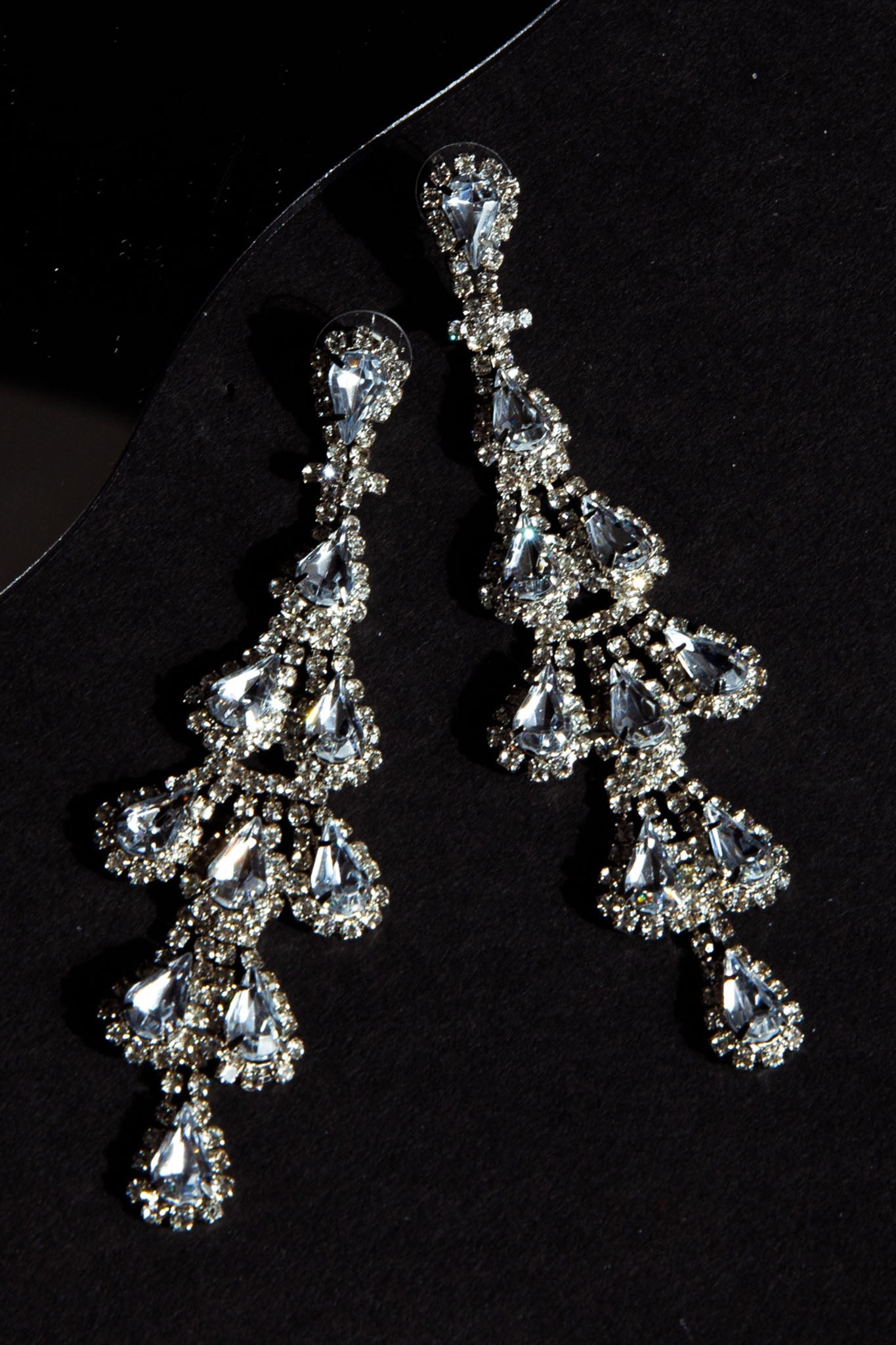 Amina Chandelier Earrings Silver