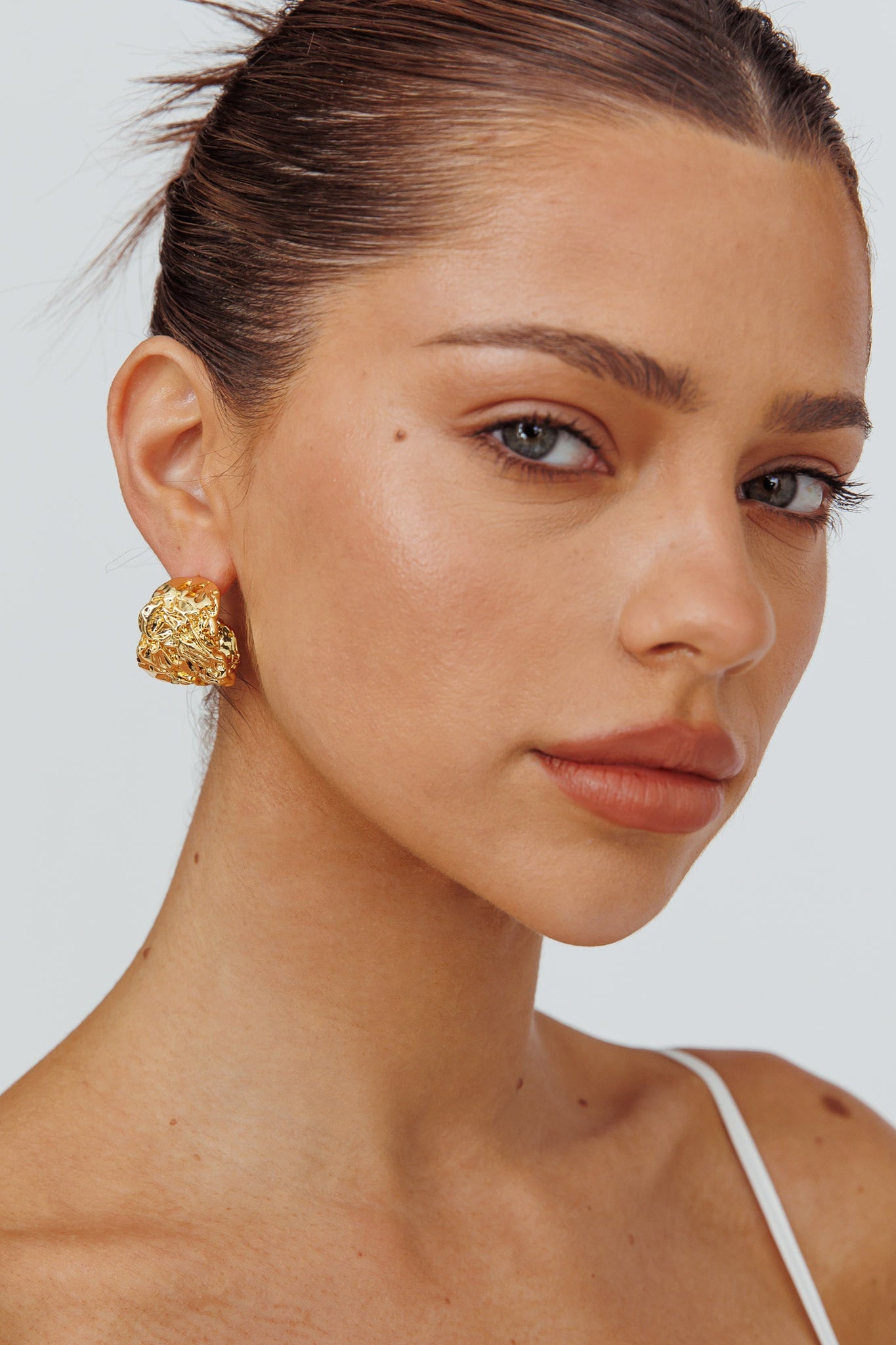 Ora Crinkle Foil Hoop Earrings Gold
